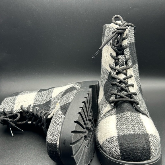 Bamboo Direct-15X Women’s Ankle Boots Plaid Black and White Size 10 NWOT - Picture 7 of 14